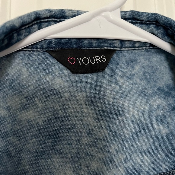 Distressed acid wash Jean jacket - Picture 4 of 5